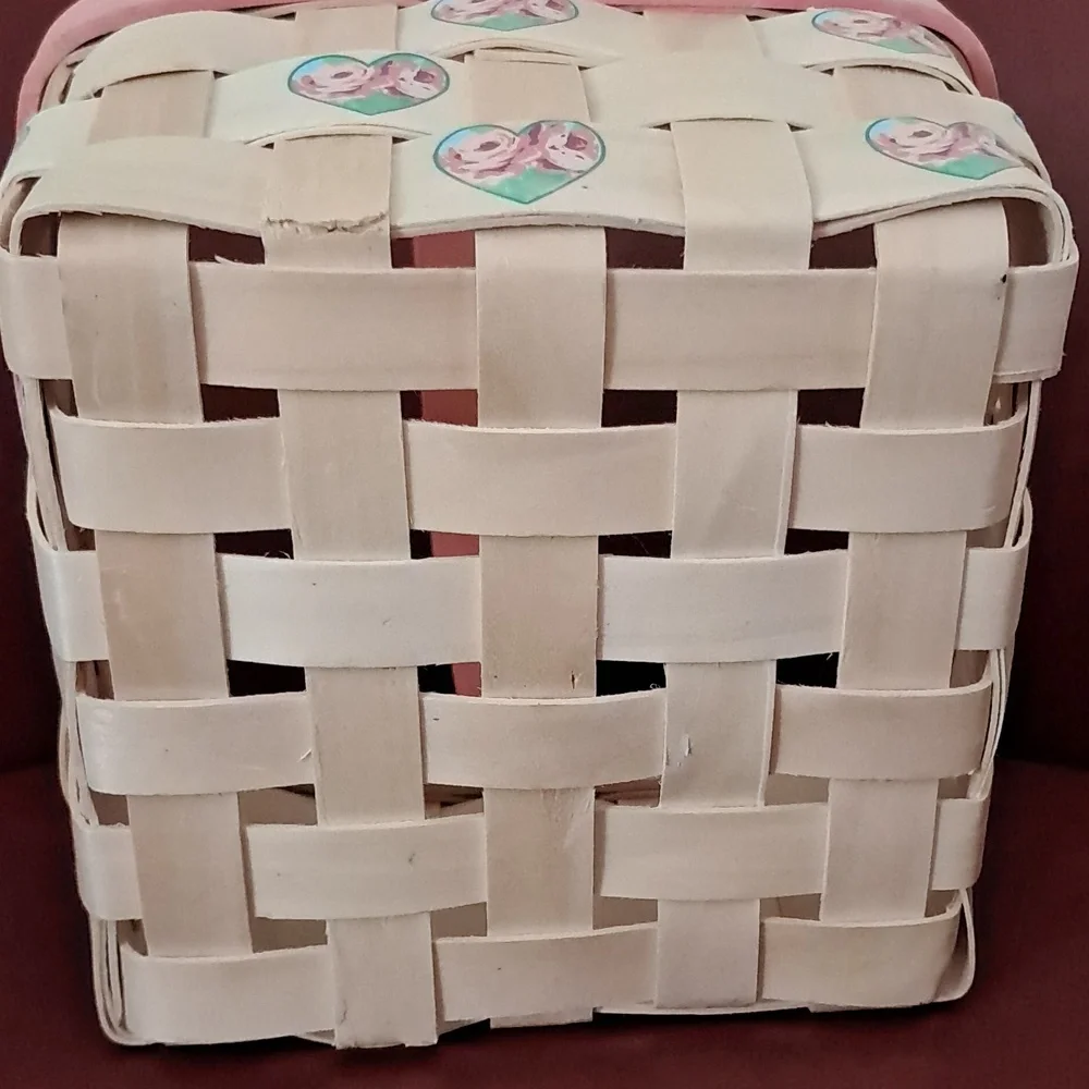 New Cottagecore Longaberger Style Basket With Hearts And Roses